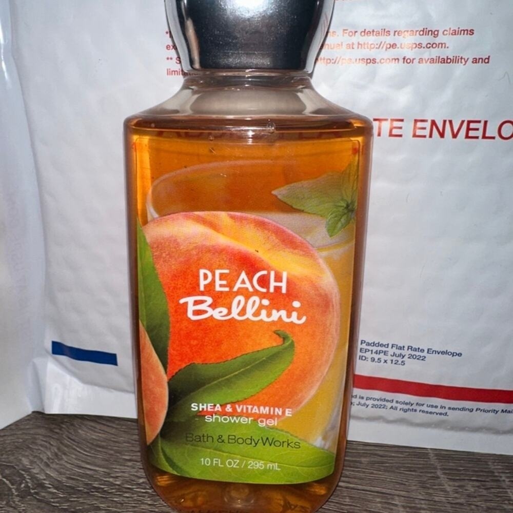 Bath‎ and Body Works Peach Bellini Shea & Vitamin E Shower Gel